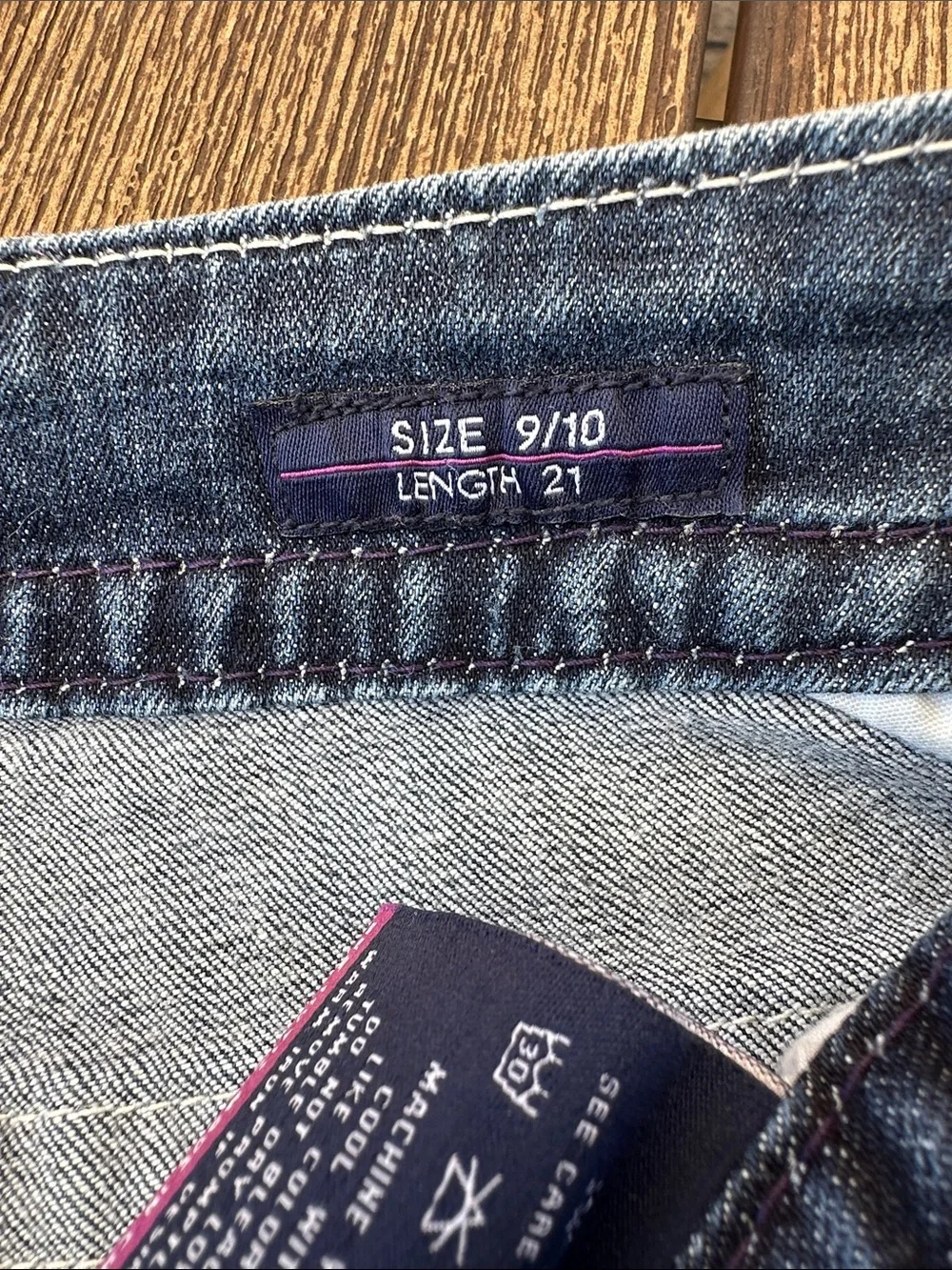 Vigoss Women’s Chelsea Capri Embroidered Back Pocket SZ 9/10 - Picture 5 of 7